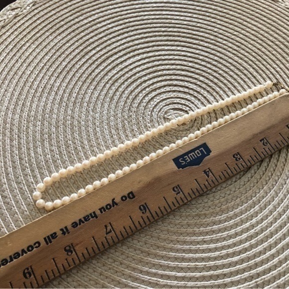 Vintage Faux Pearl Necklace - Picture 3 of 3